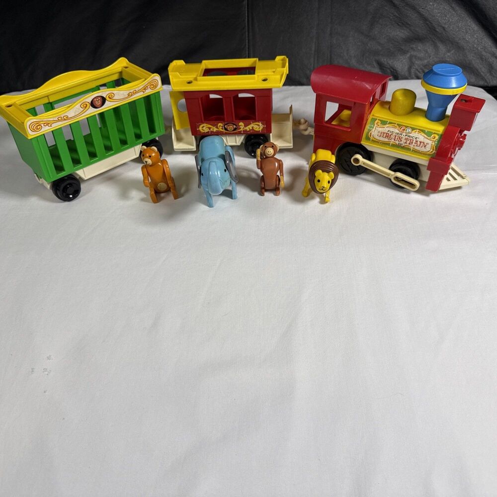 Vintage Fisher Price Little People Circus Train Engine Caboose Monkey Bear Lion